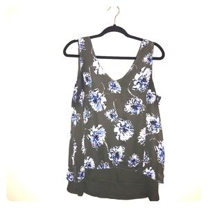 ⚡️Women’s Size L Apt. 9 Deep V Floral Layered Tank